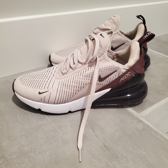 Like New Nike Women's Air Max 270 in Mauve and Burgundy. Size 8. #SW - Picture 5 of 11